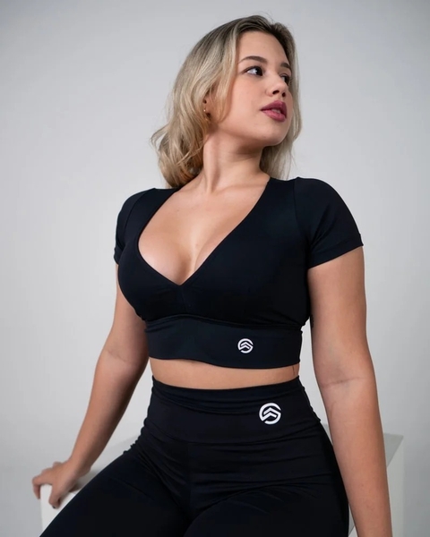 TOP COM MANGA PRETO