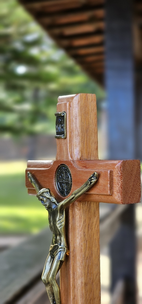 CRUZ DE MADEIRA