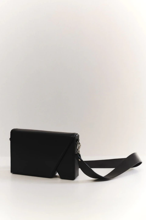 BOLSA ENVELOPE PRETA