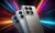 Imagem do smartphone Xiaomi 14T Pro em três cores, destacando suas câmeras traseiras em um fundo vibrante.