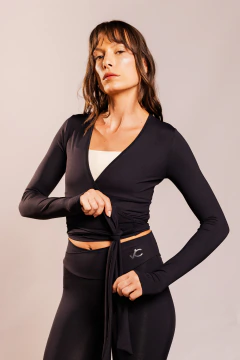 Blusa Manga Longa Transpassada Preto