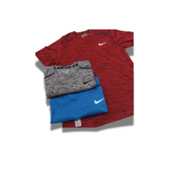 REMERAS NIKE FIT 2X1 + MEDIAS DE REGALO - tienda online