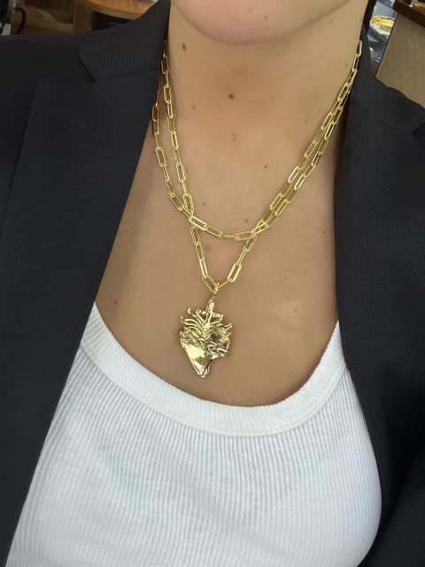 Collar sagrado corazón