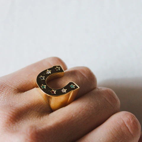 Anillo herradura con circonias