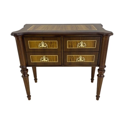 Mesa de Cabeceira Torneado