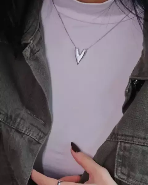 Colar Carol - Colar com pingente fixo de coração - ródio