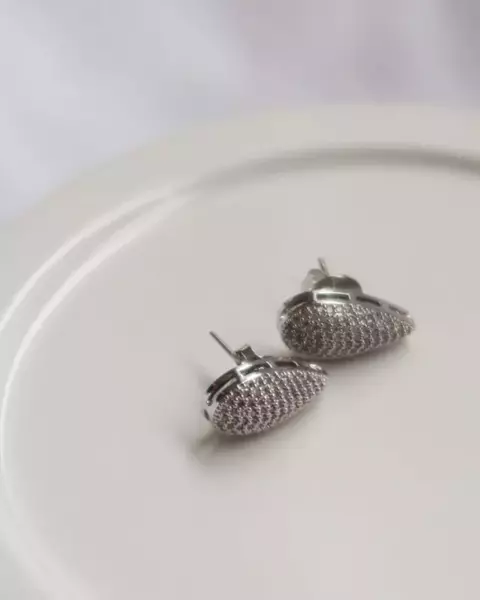 Brinco Beleza – Gota Cravejada | Banho de Ródio – Hipoalergênico