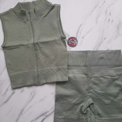 Conjunto con cierre liso (tipo chaleco) VERDE