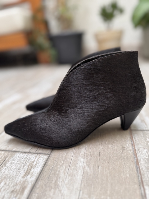 BOTA CELINA "PELO NEGRO" - comprar online