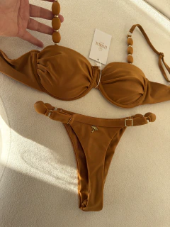 BIQUINI BALI FITA FIO CARAMELO na internet