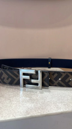CINTO FENDI REVERSIBLE HEBILLA PLATEADA 110x3,5cm - comprar online