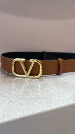 CINTO VALENTINO REVERSIBLE HEBILLA DORADA 105x3,5cm - comprar online