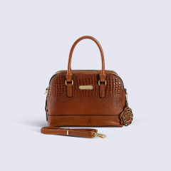 CARTERA F&B TRES CIERRES CON LLAVERO CARITA en internet