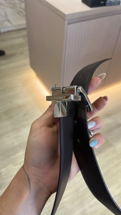 CINTO BURBERRY REVERSIBLE HEBILLA PLATEADA 120x3,5cm en internet