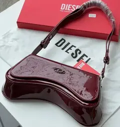 CARTERA DIESEL PLAY CROSSBODY CHAROLADA