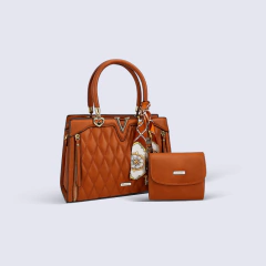 SET DE CARTERAS CARBELLA X2 C/PAÑUELO Y TEXT ROMBOS en internet