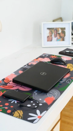 Desk Pad FLOWERS (84 x 38 cm) Bordes Cosidos - comprar online