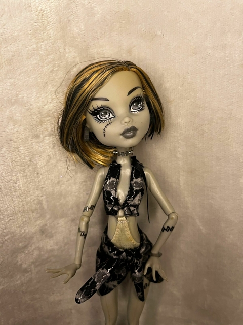 Frankie Stein - Skull Shores - Monster High Boneca
