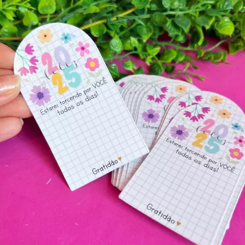 25 Cards "Feliz 2025" com Corte Semicircular, Brindes