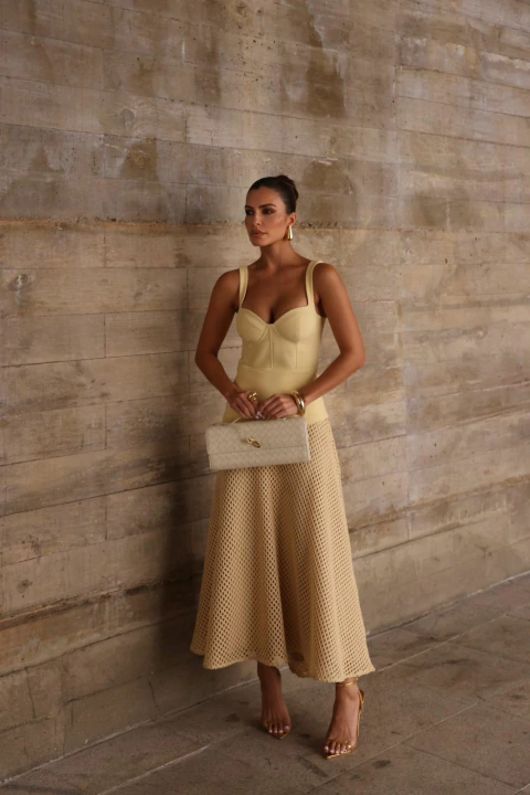 VESTIDO MIDI AMARELO PILAR - CLOUDE - comprar online