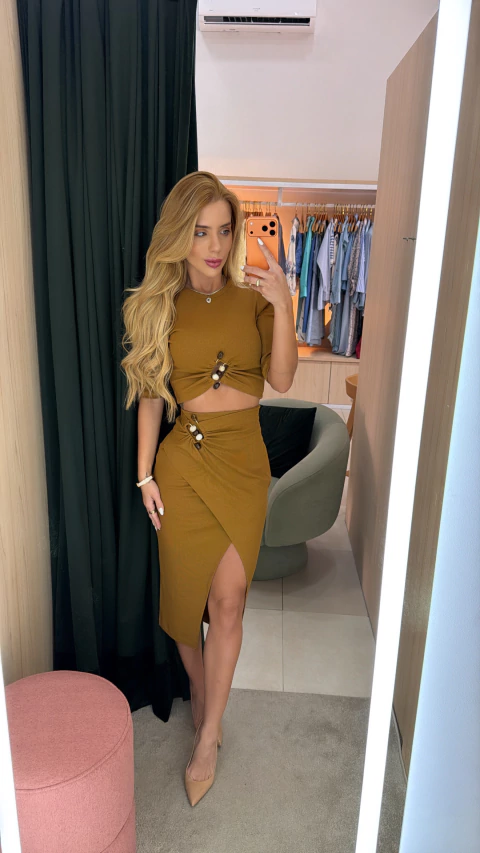 BLUSA CROPPED COM DETALHES - OPEN - comprar online