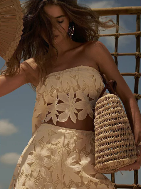 CROPPED AREIA YELA - LOUBUCCA