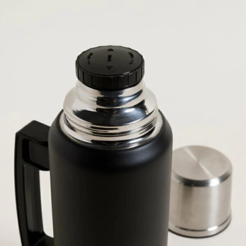 TERMO CAMPING DE ACERO INOXIDABLE NEGRO CON ASA ABATIBLE 1000 ML