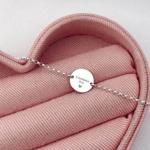 Pulseira personalizada com letra inicial ou pequena frase
