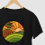 Camiseta O Lar de um Pequeno Valente