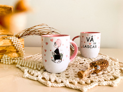 CANECA CÔNICA ALÇA ROSA -VÁ SE LASCAR -CORAÇÕES