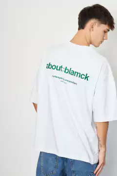 Remera ABOUT en internet