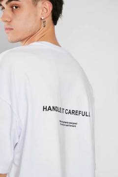 Remera over CARREFULLY - tienda online