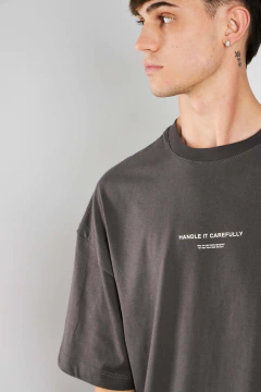 Imagen de Remera over CARREFULLY