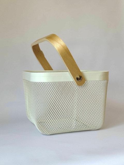 CANASTO CON MANIJA DE BAMBOO