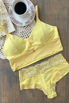 Cropped em microfibra c/ detalhes em renda bojo removivel e calcinha fio duplo - JC lingerie