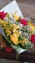 Buque Com 12 Rosas Mistas