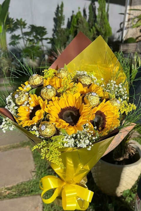 Buquê com Girassol e Chocolate Ferrero Rocher