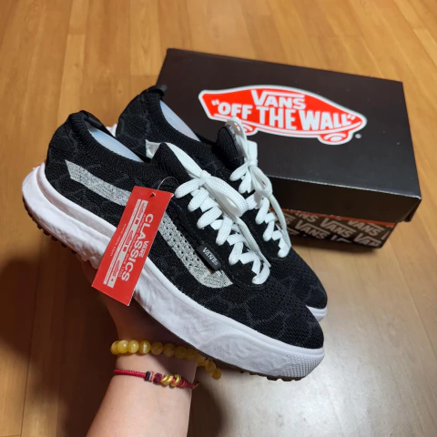 Ultrarange Preto/Branco - comprar online