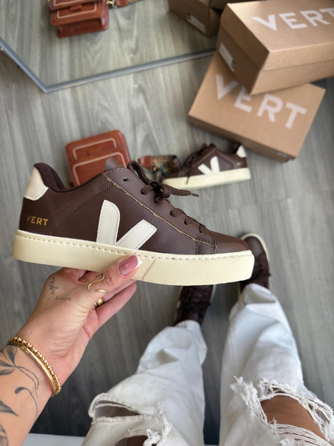 V Luxo Cadarço - Marrom - comprar online