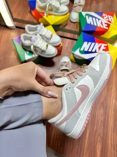 Nike SB Dunk Low linha luxo - com 2 pares de cadarço + saco personalizado - comprar online