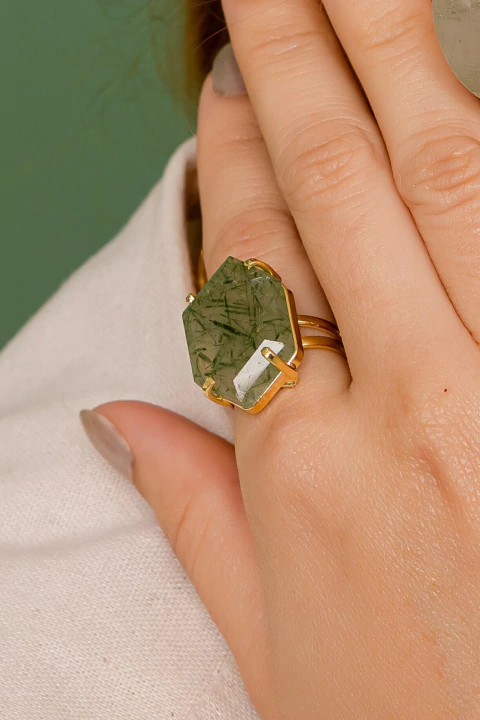 Anel Geométrico Lapidado Quartzo Epidoto