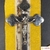 Crucifixo em metal - com detalhes em madeira - comprar online