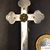 Crucifixo em Metal e Madeira na internet
