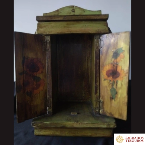 Oratório em madeira