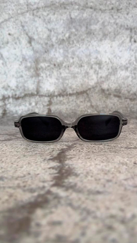 Gafas Rec Regard - Gris Traslucido/Negro - comprar online