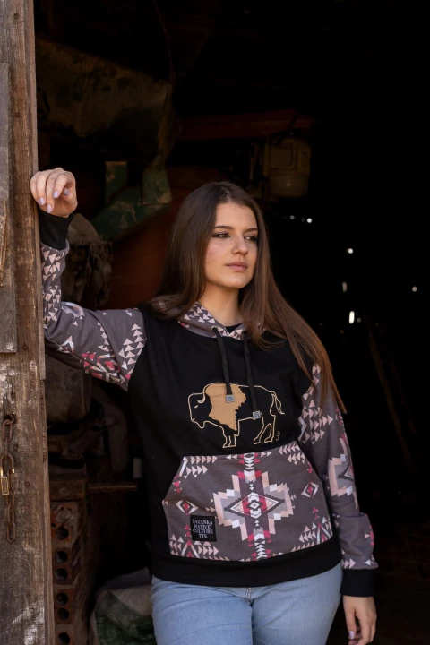 Moletom Feminino Bisão Bordado Preto REF 03