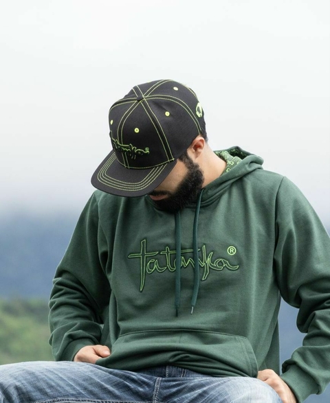 Moletom Tatanka Verde Musgo Bordado com Contorno Verde Flúor - comprar online