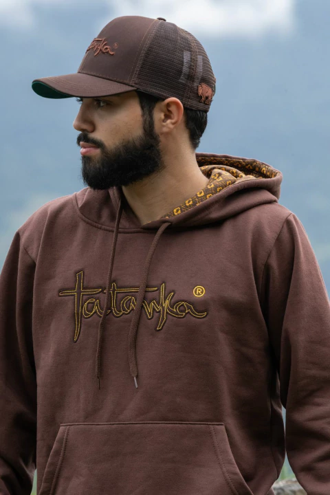 Moletom Tatanka Marrom Bordado com contorno no amarelo - comprar online