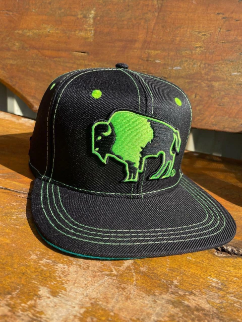 Boné Tatanka Preto bordado bisão verde flúor REF 137 - comprar online