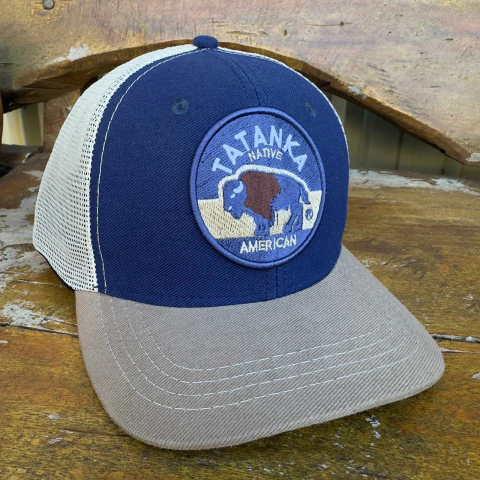 Boné Tatanka Azul Escuro com Patch Bordado Tela e Aba Bege - comprar online